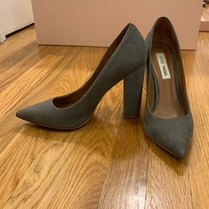 Steve Madden Grey Nubuck Pointed toe Pumps 8.5